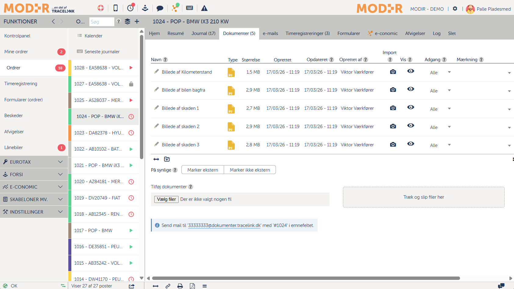 Et skærmbillede af dokumenter på desktop.
